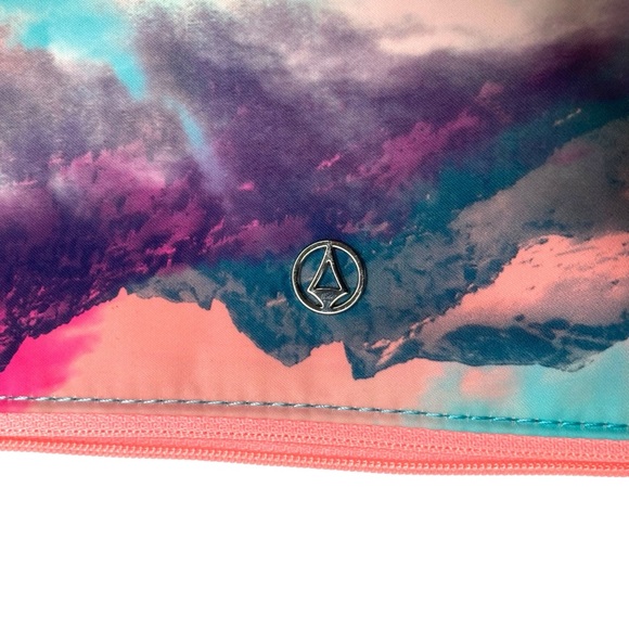 Ivivva By Lululemon Double Pouch Makeup Bag - Picture 5 of 15